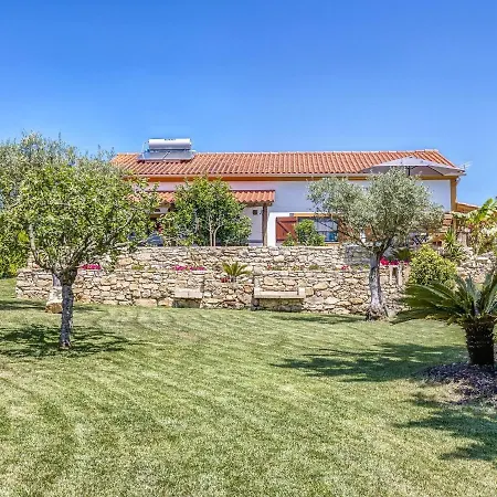 Striking In Carcavelos Holiday home *