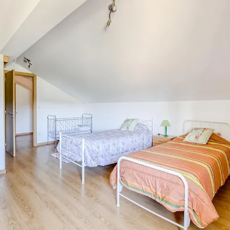 Carcavelos With Pool *