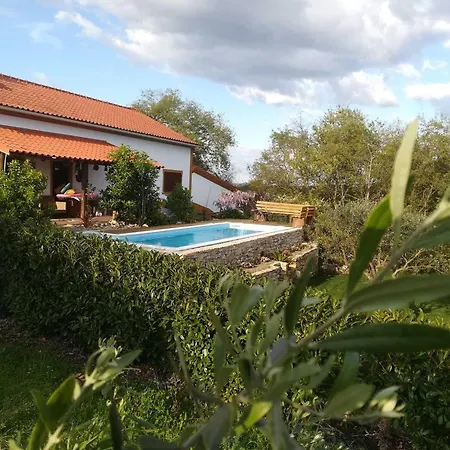 Carcavelos With Pool Tatil Evi *