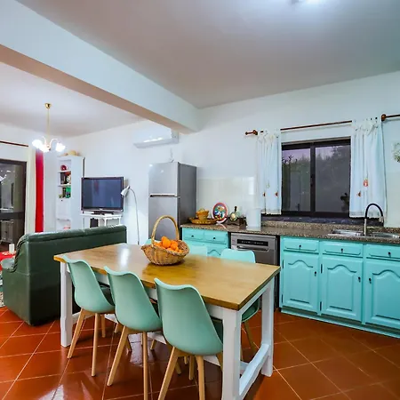 Carcavelos With Pool * Carcavelos (Coimbra)