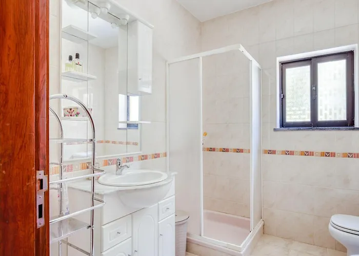 Carcavelos With Pool