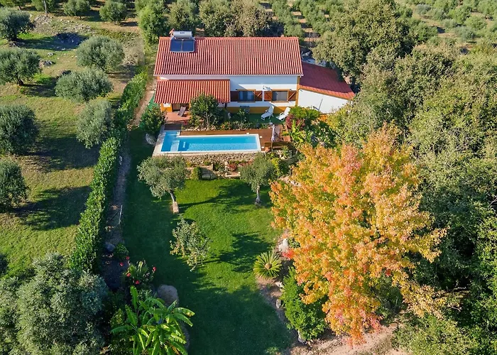 Carcavelos With Pool *