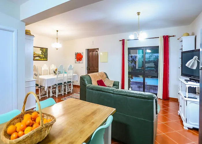 Carcavelos With Pool